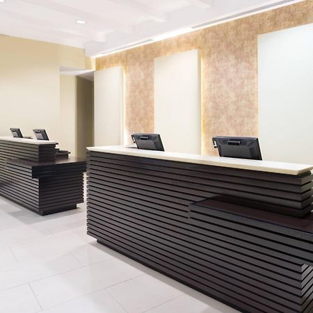 Courtyard By Marriott Kingston, Jamaica Hotel Buitenkant foto