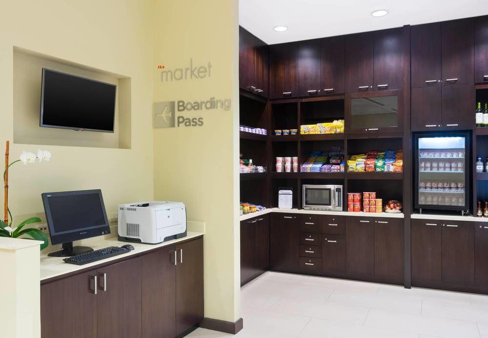 Courtyard By Marriott Kingston, Jamaica Hotel Buitenkant foto
