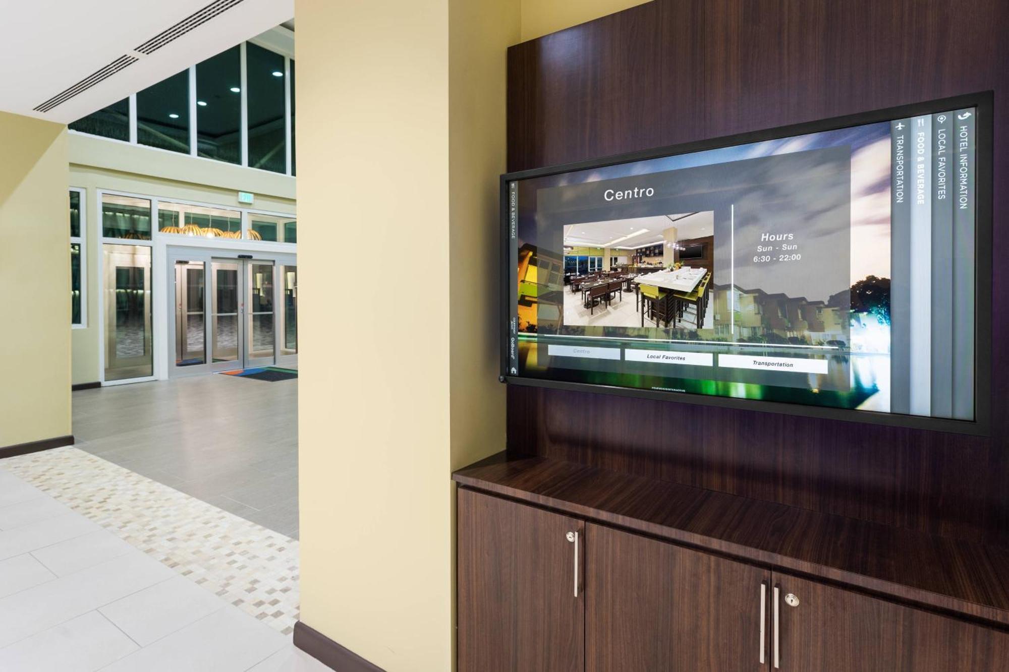 Courtyard By Marriott Kingston, Jamaica Hotel Buitenkant foto