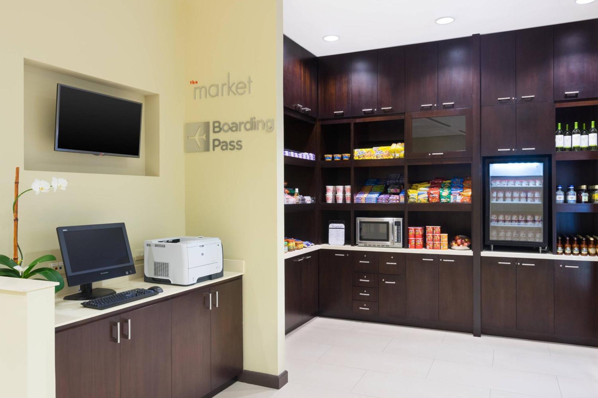 Courtyard By Marriott Kingston, Jamaica Hotel Buitenkant foto