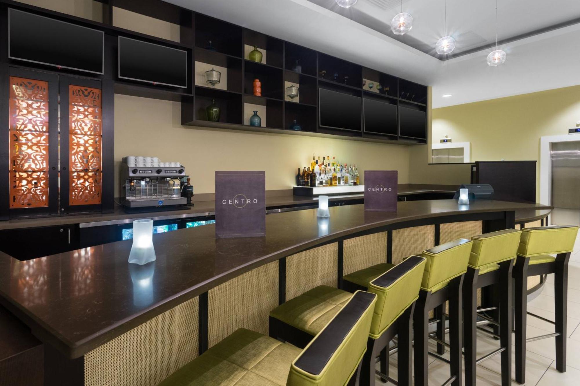 Courtyard By Marriott Kingston, Jamaica Hotel Buitenkant foto