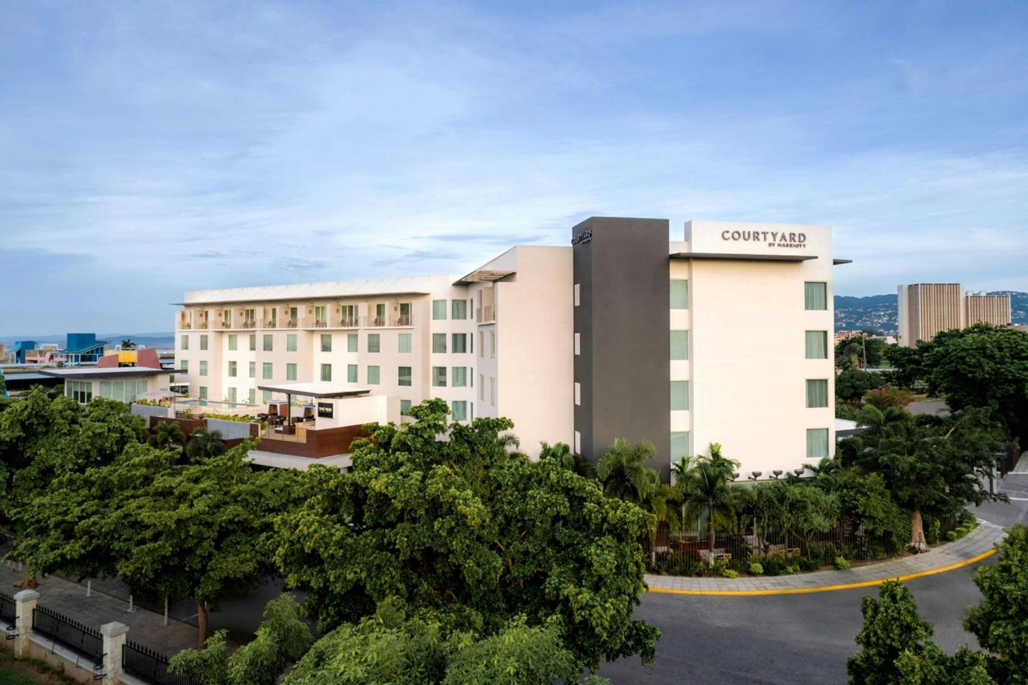 Courtyard By Marriott Kingston, Jamaica Hotel Buitenkant foto