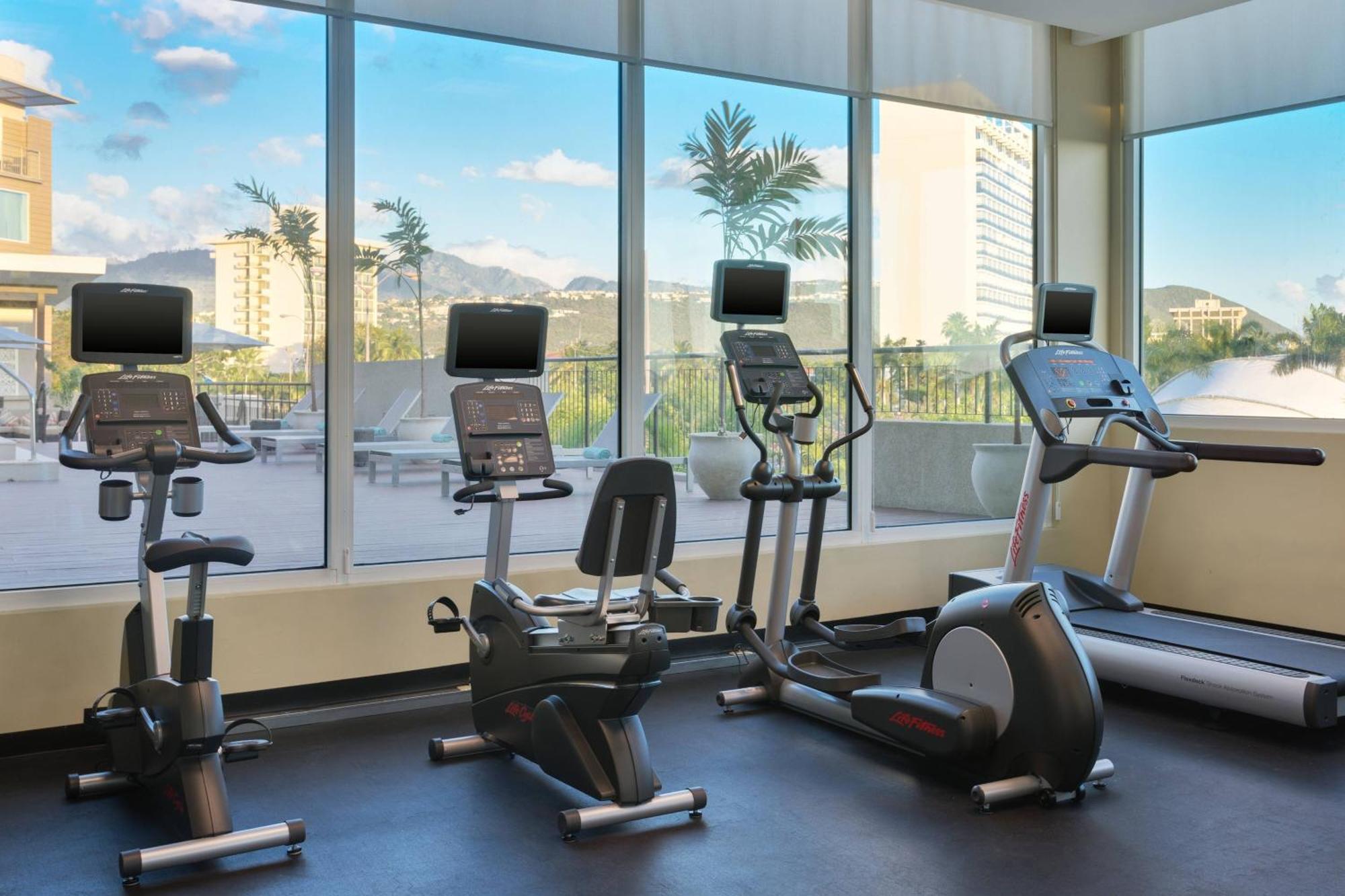 Courtyard By Marriott Kingston, Jamaica Hotel Buitenkant foto