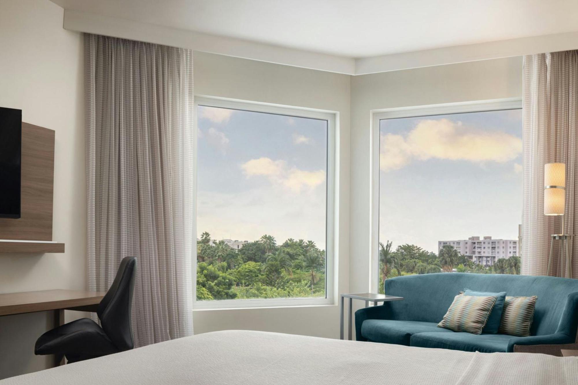 Courtyard By Marriott Kingston, Jamaica Hotel Buitenkant foto
