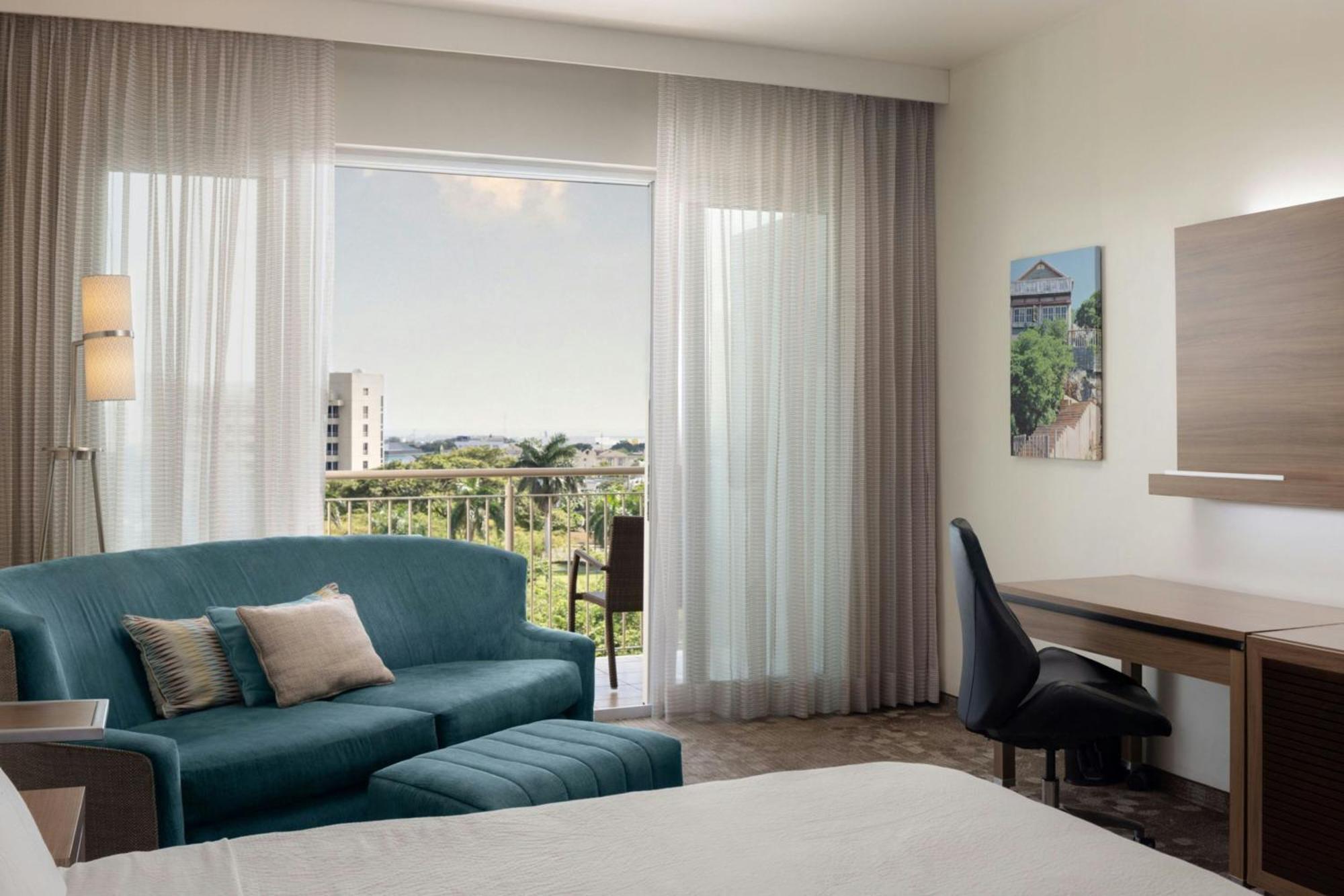Courtyard By Marriott Kingston, Jamaica Hotel Buitenkant foto